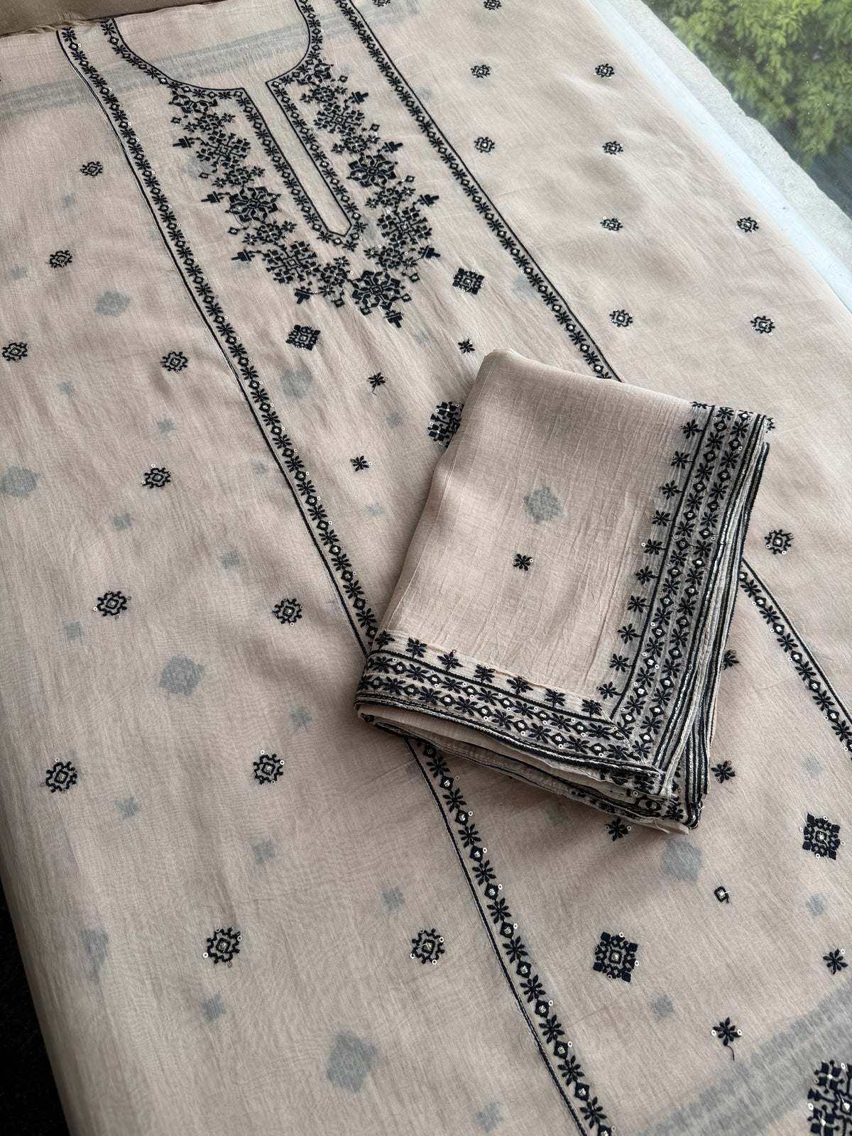 Noor-e-Naqsh Pure Mull Suit Set
