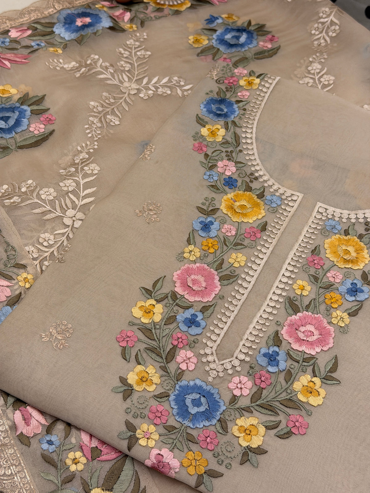 Mushq Floral Elegance Luxury Formal