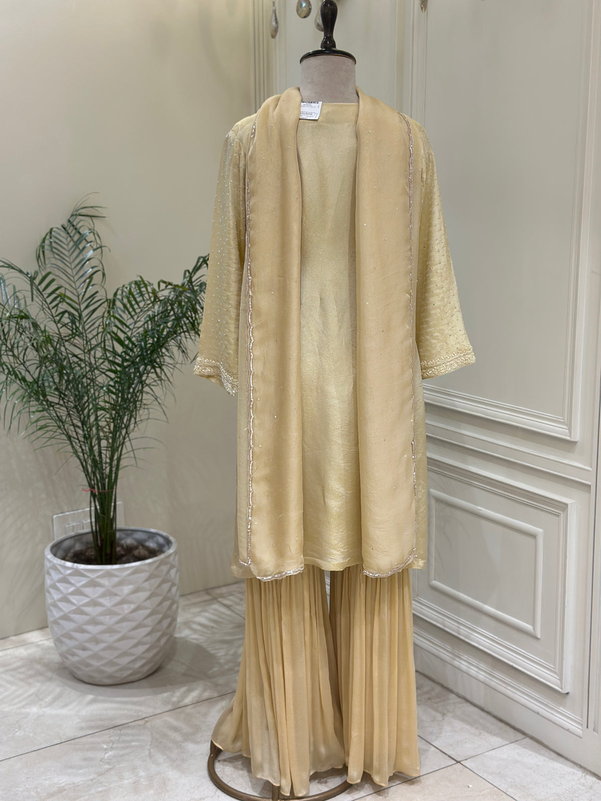 Noor-e-Zehra Gharara Set