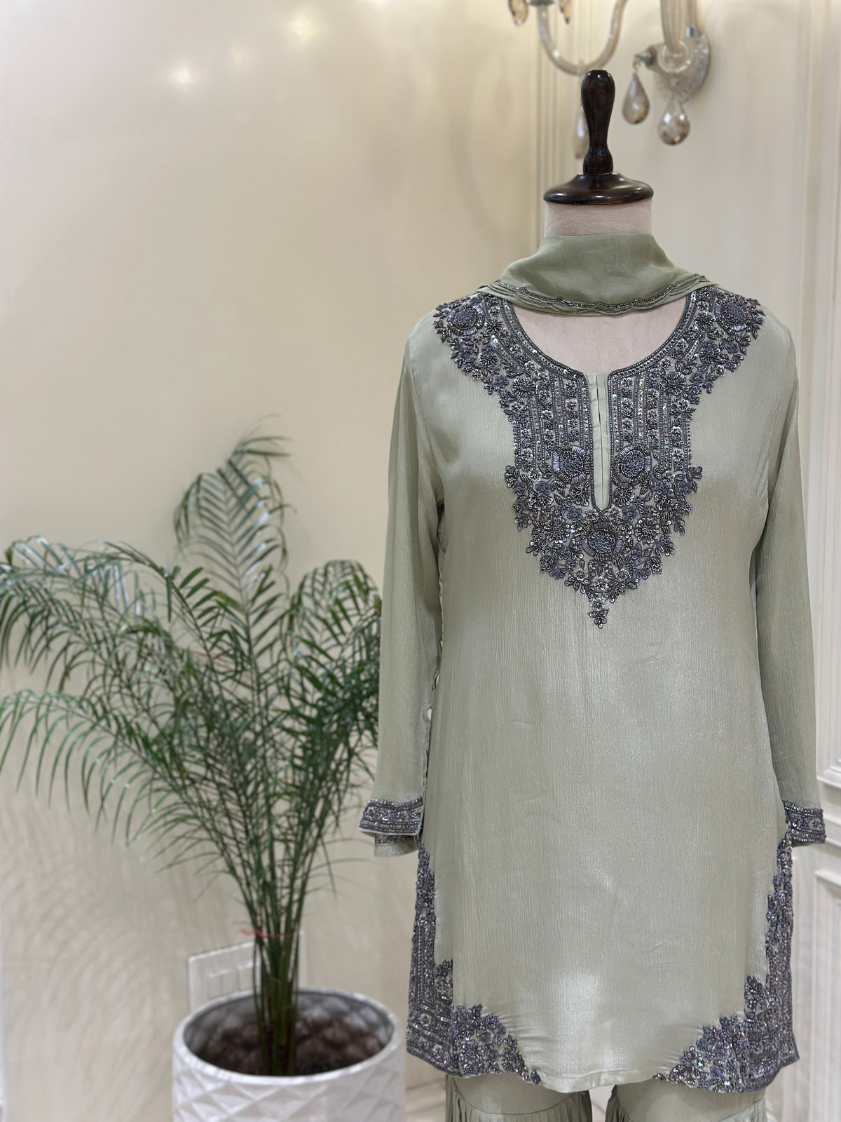 Noor-e-Saahir Gharara Set