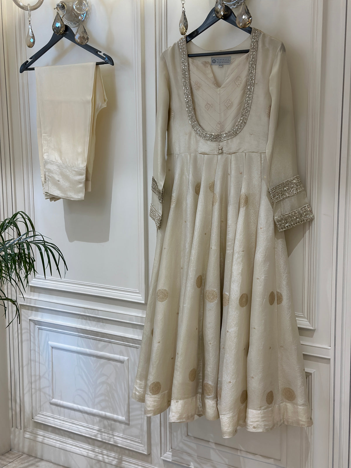 Noor-e-Zar Tissue Anarkali Ensemble