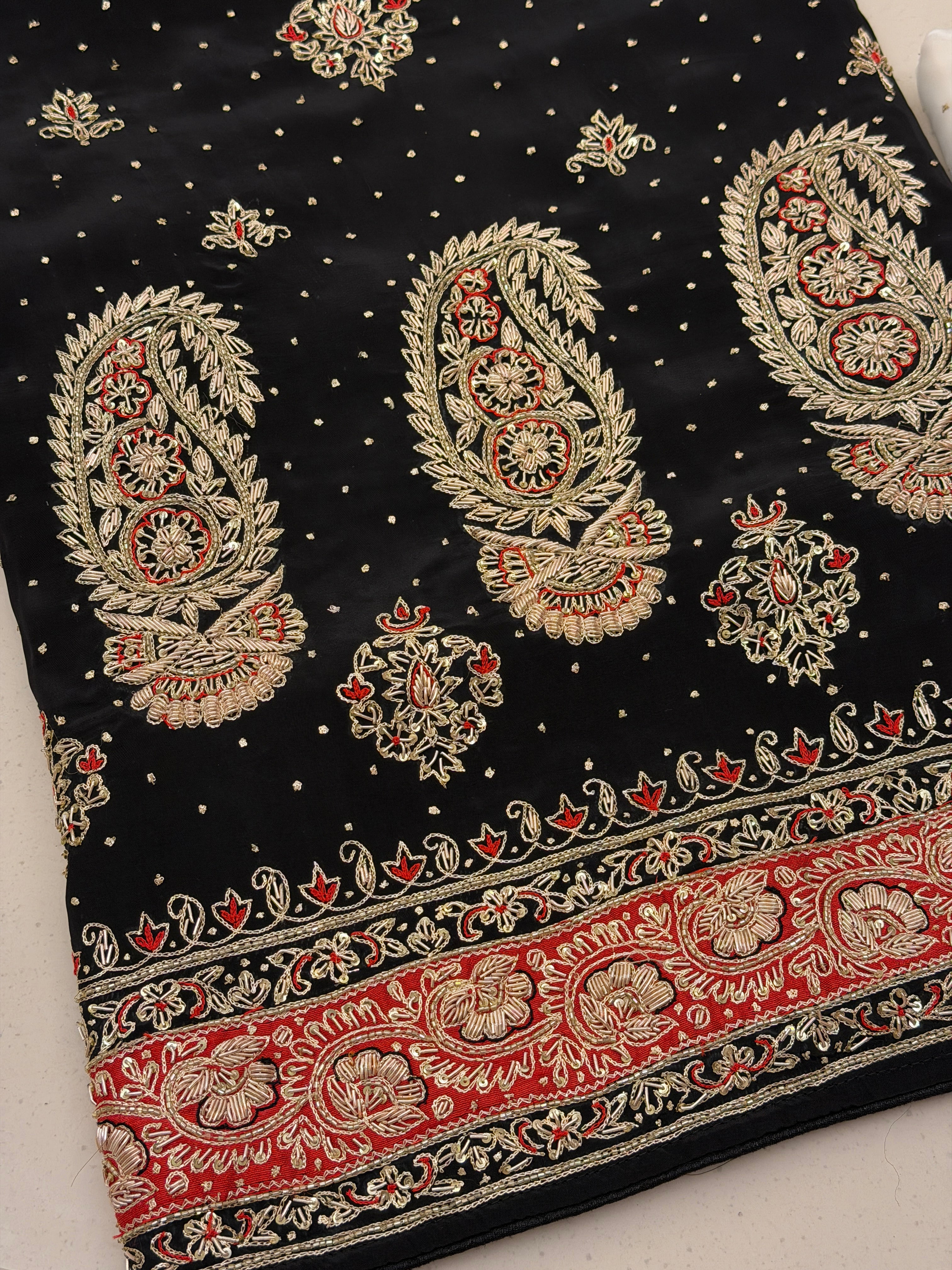 Noor-e-Paisley Kadhana Suit Set