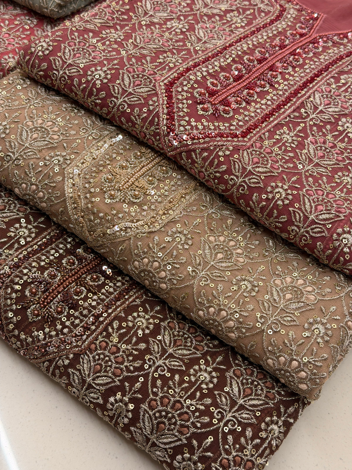 Zar-e-Noor Chikankari Embroidered Suit Set