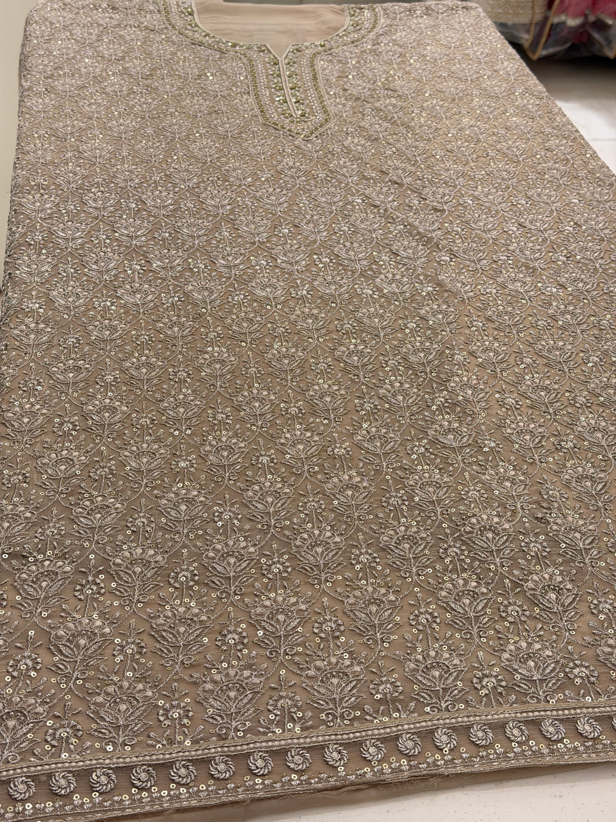 Zar-e-Noor Chikankari Embroidered Suit Set