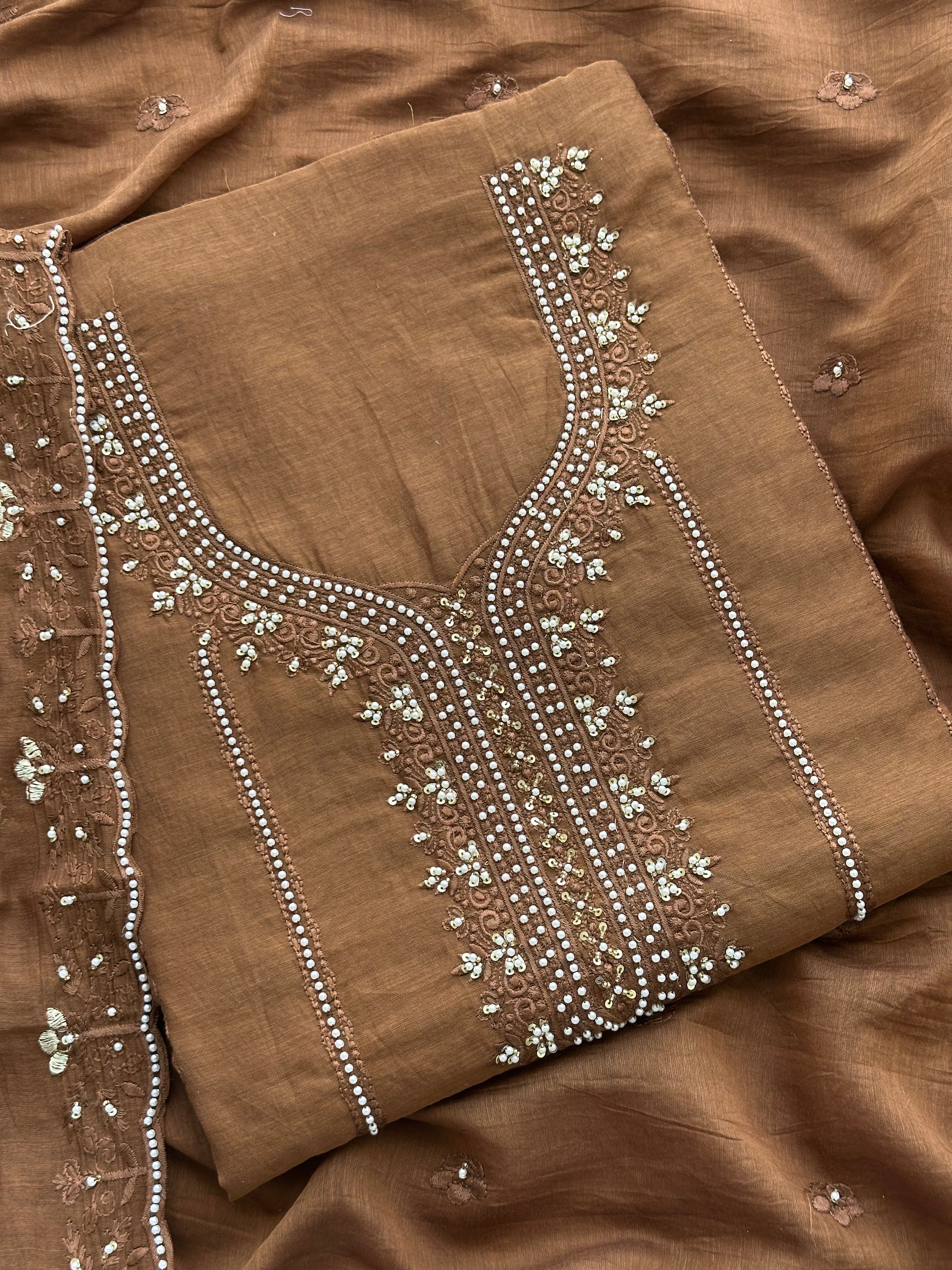 Chic Minimal Pearl Work Casual Suit