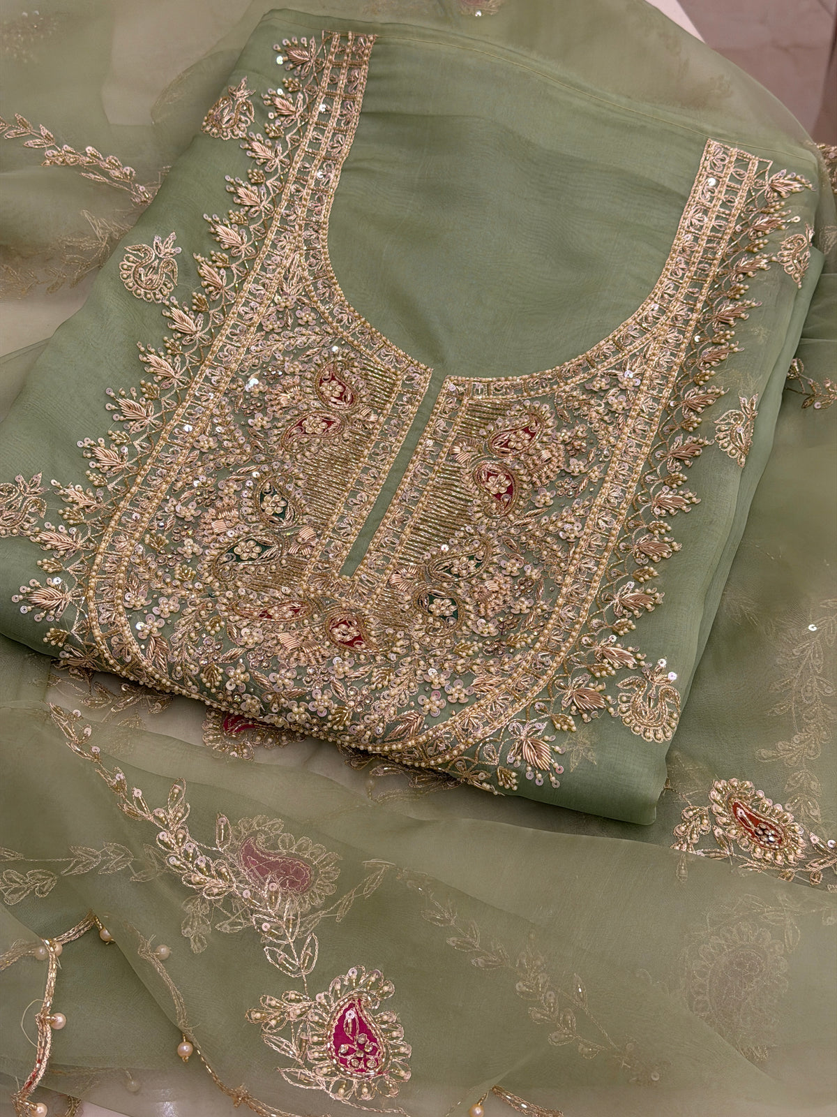 Zar-e-Noor Pure Organza Silk Ensemble