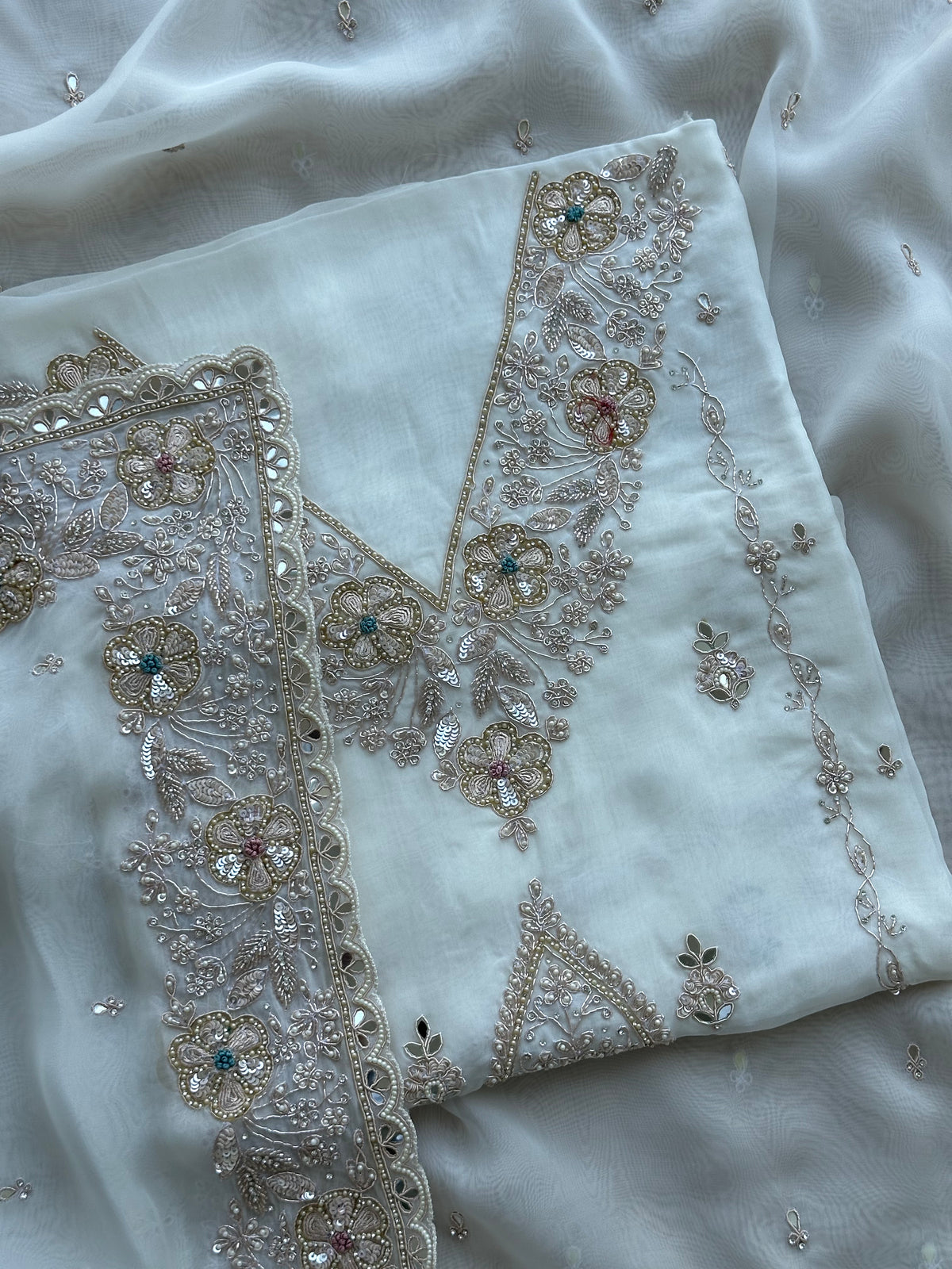 Noor-e-Bahar Luxury Ensemble
