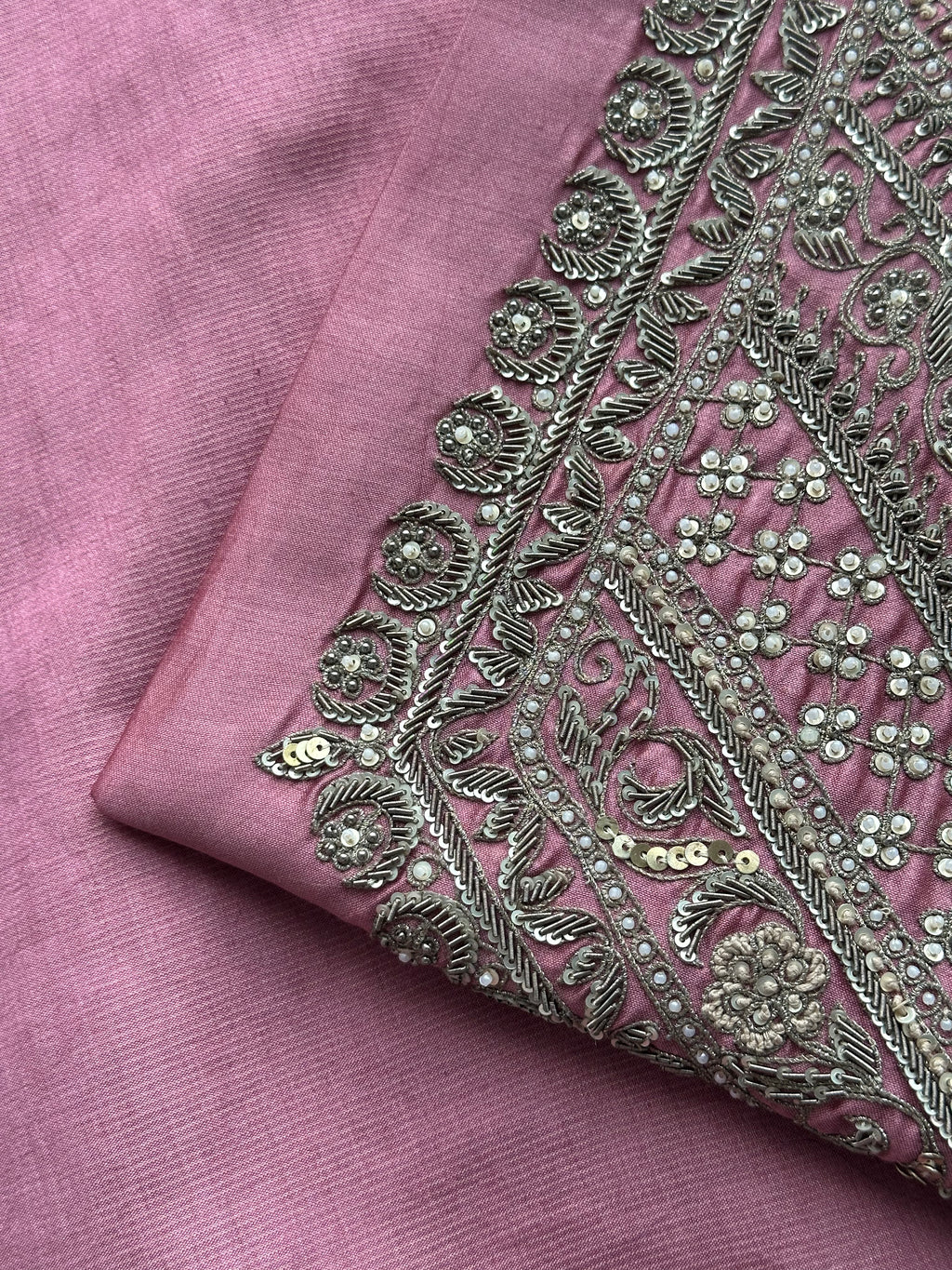 Rosé Pearl Heritage Suit
