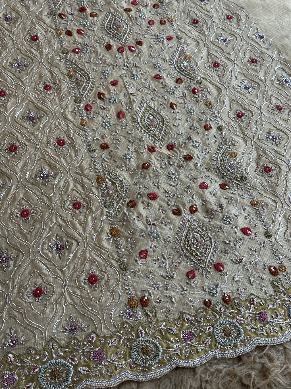 Ivory Noor Royale