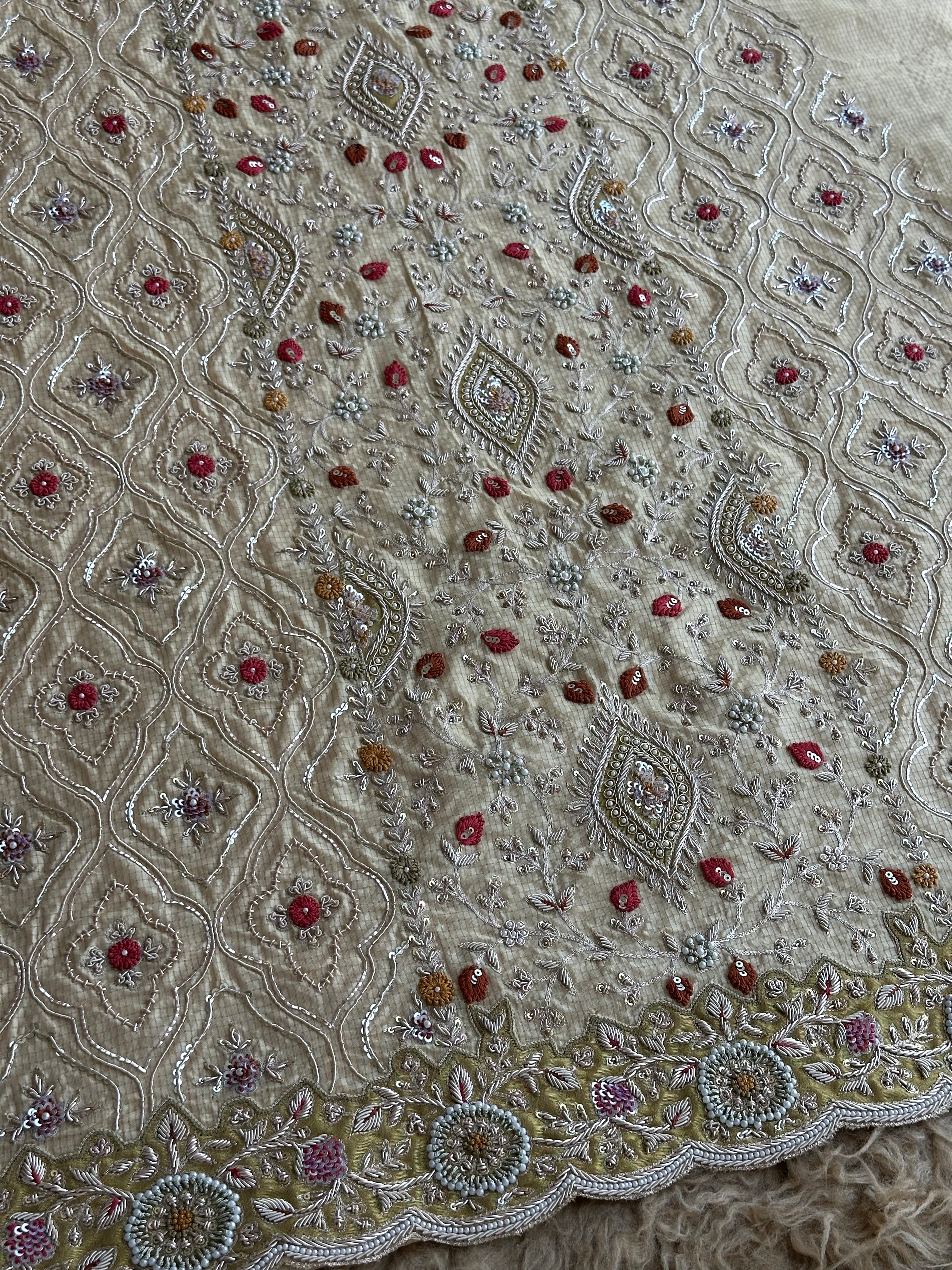 Ivory Noor Royale