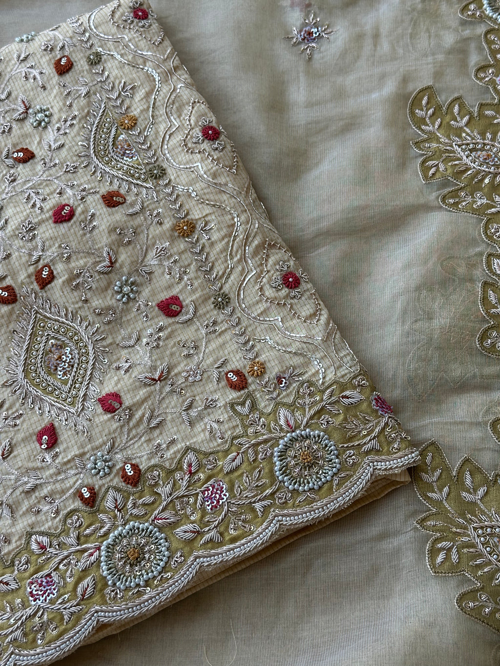 Ivory Noor Royale