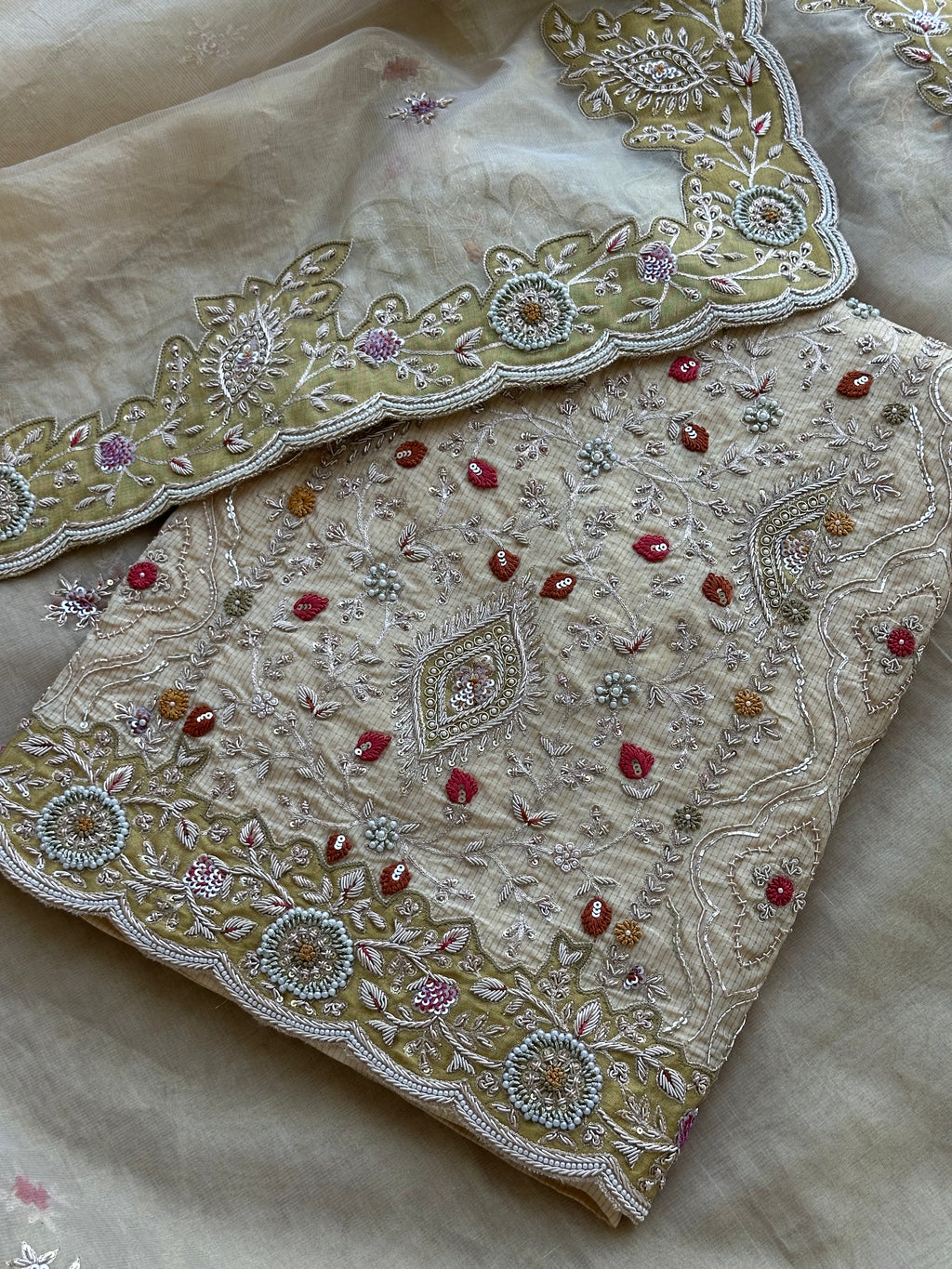 Ivory Noor Royale