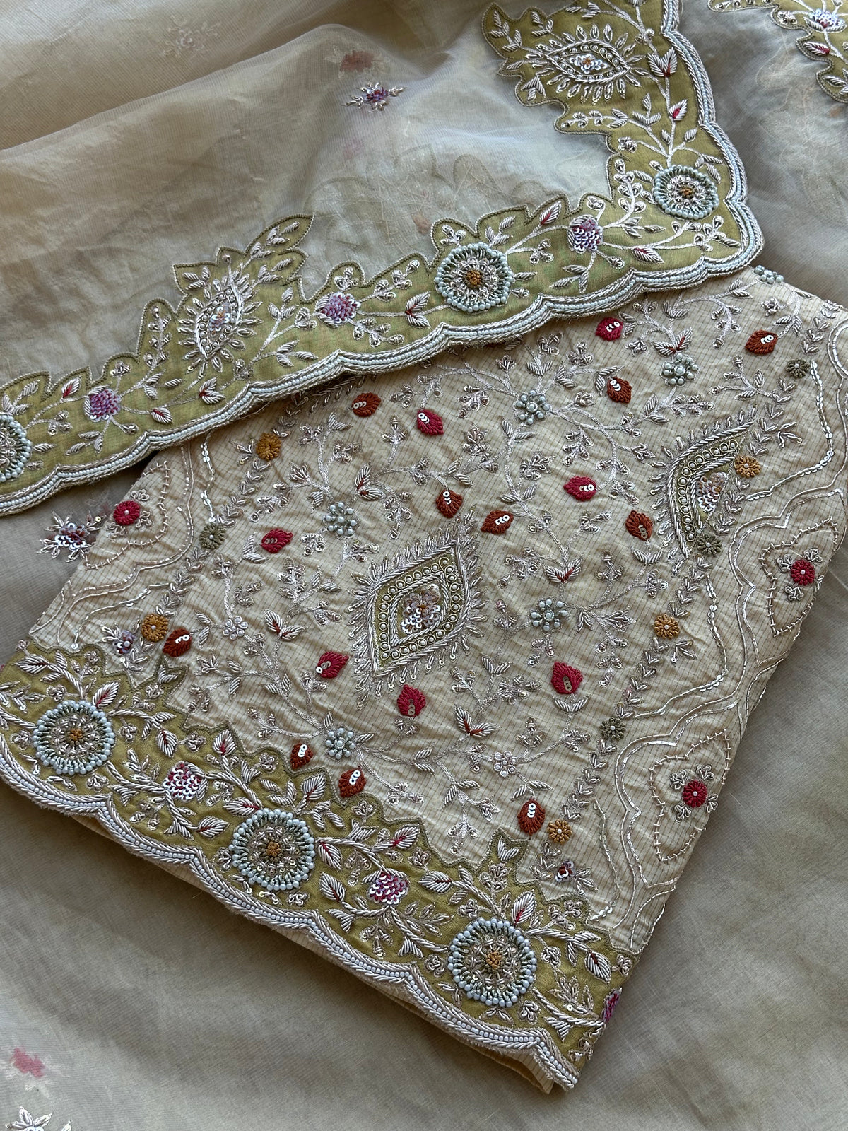 Ivory Noor Royale