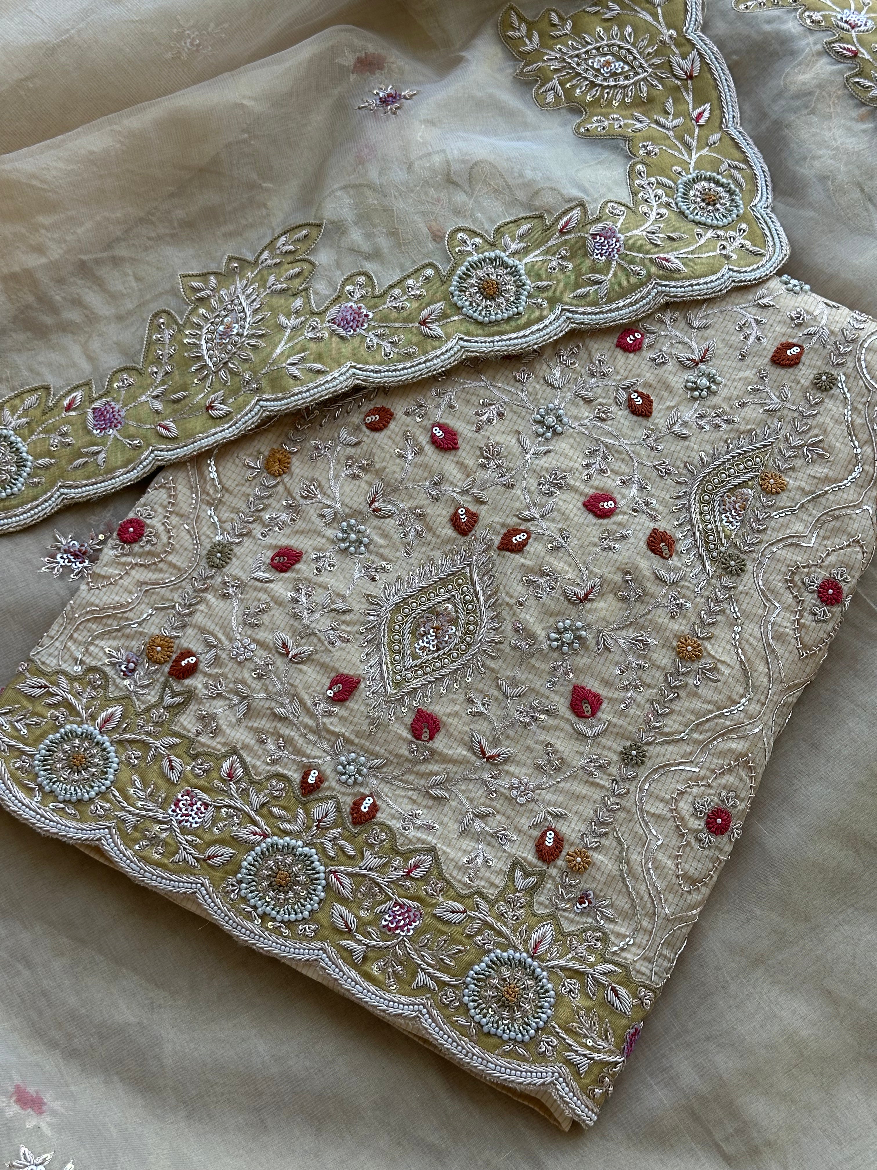 Ivory Noor Royale