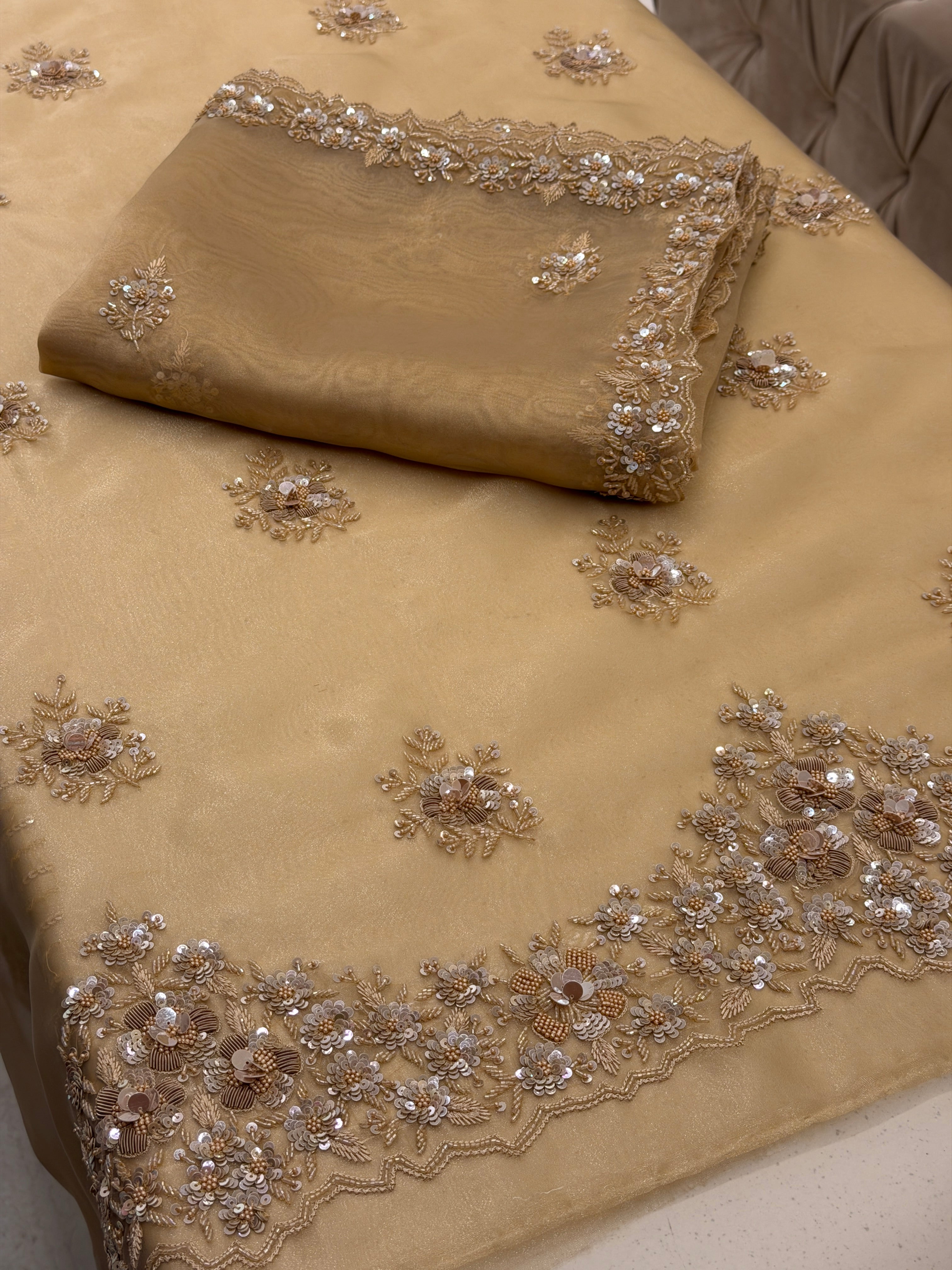 Zareen Aura Luxury Tissue Suit Set – 3D Zardozi & Katdana Embellished Unstitched Ensemble