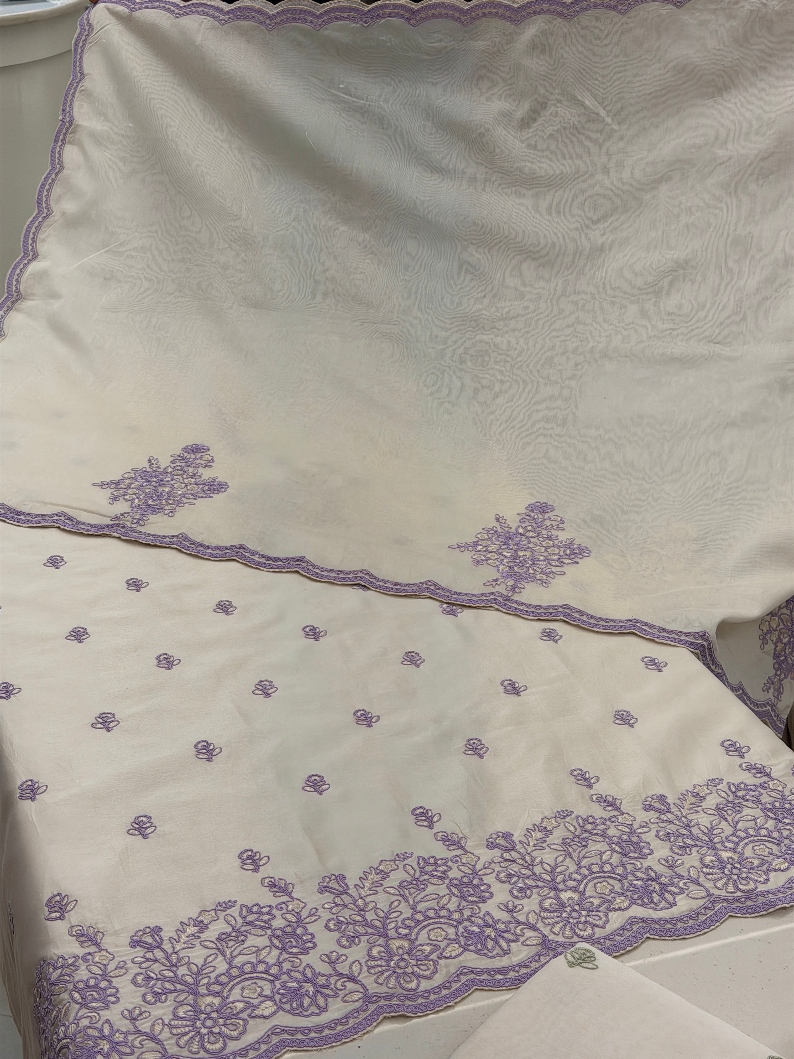 Noor-e-Gulnaar Chanderi Embroidered Suit Set