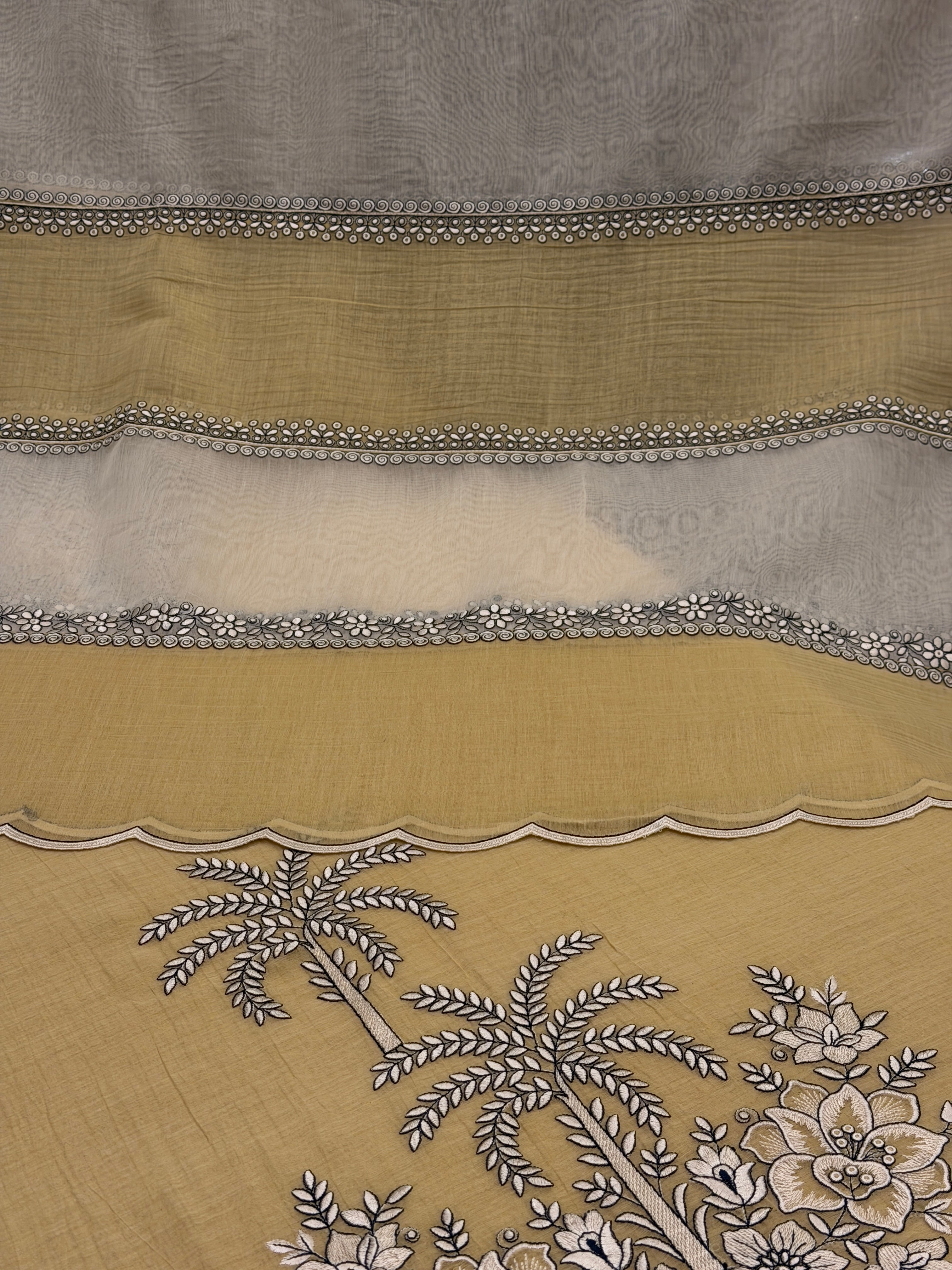 Noor-e-Gulbahar Luxury Mull Suit Set