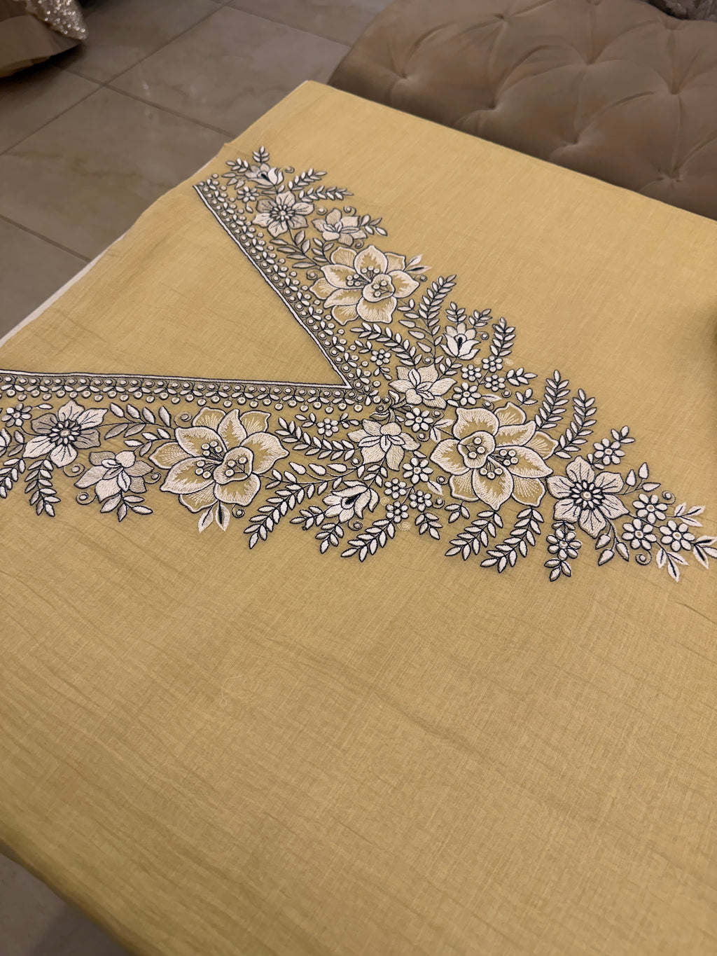 Noor-e-Gulbahar Luxury Mull Suit Set