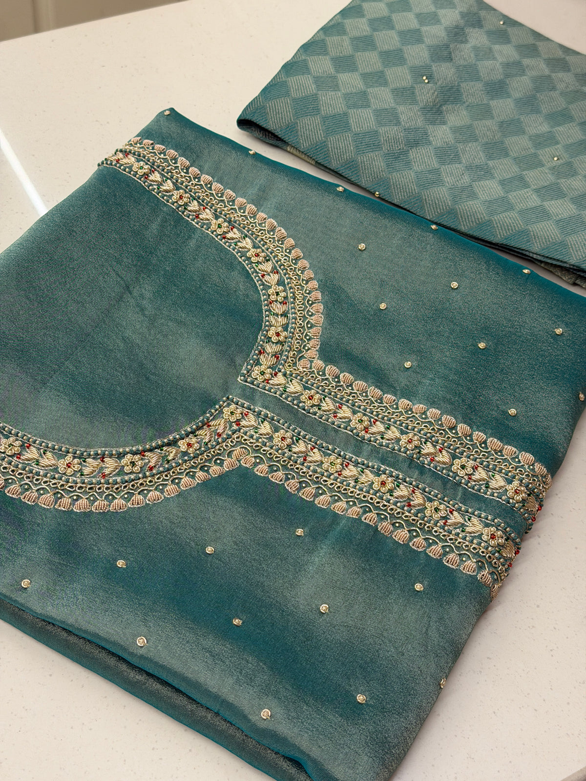 Noor-e-Dastkaar Tissue Silk Suit Set