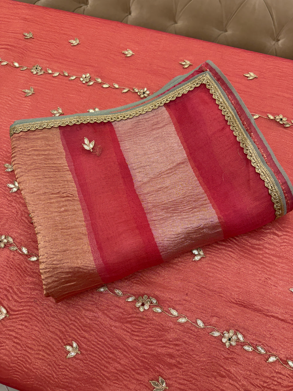 Noor-e-Gulnaar Luxury Tissue Set