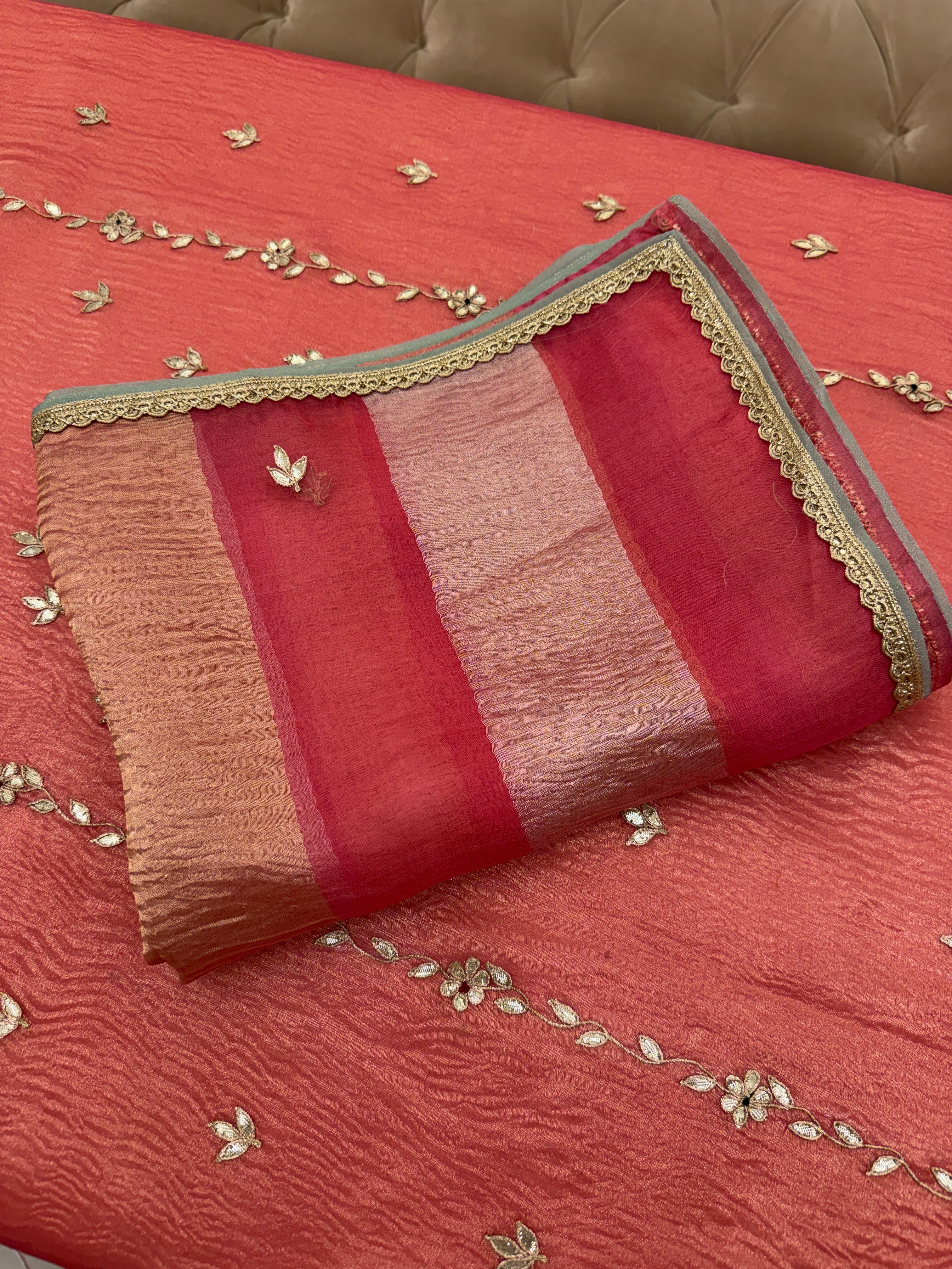 Noor-e-Gulnaar Luxury Tissue Set