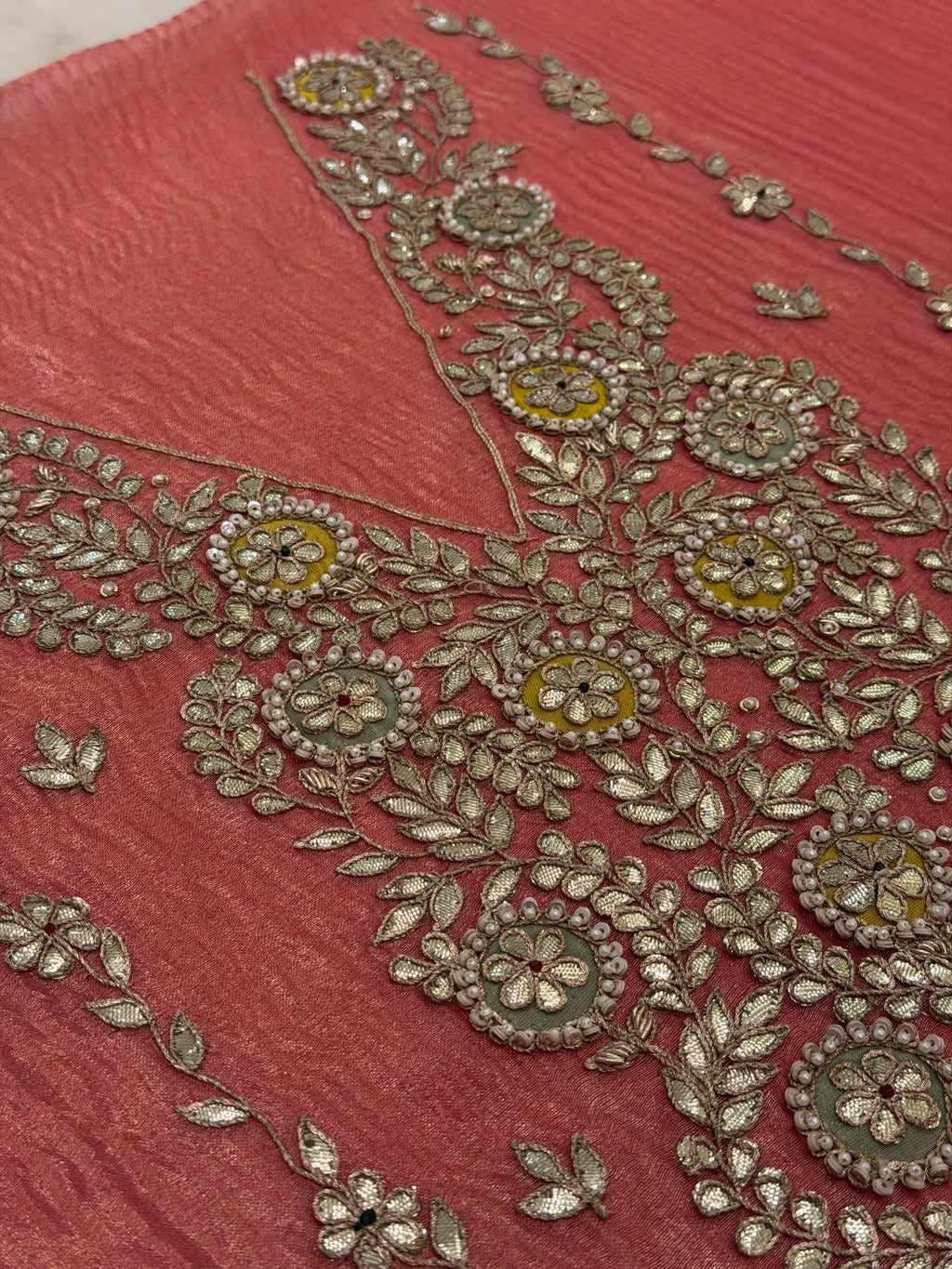 Noor-e-Gulnaar Luxury Tissue Set