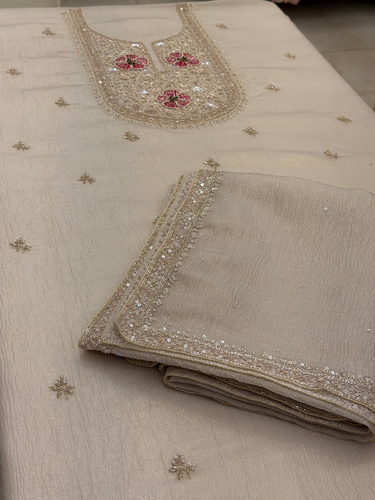 Noor-e-Gul – Luxury Crush Tissue Suit