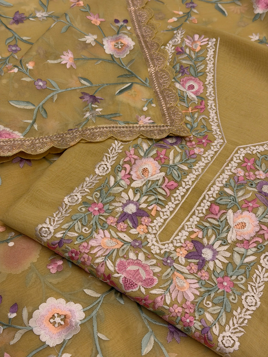 Noor-e-Gulnaar Luxury Formal Set