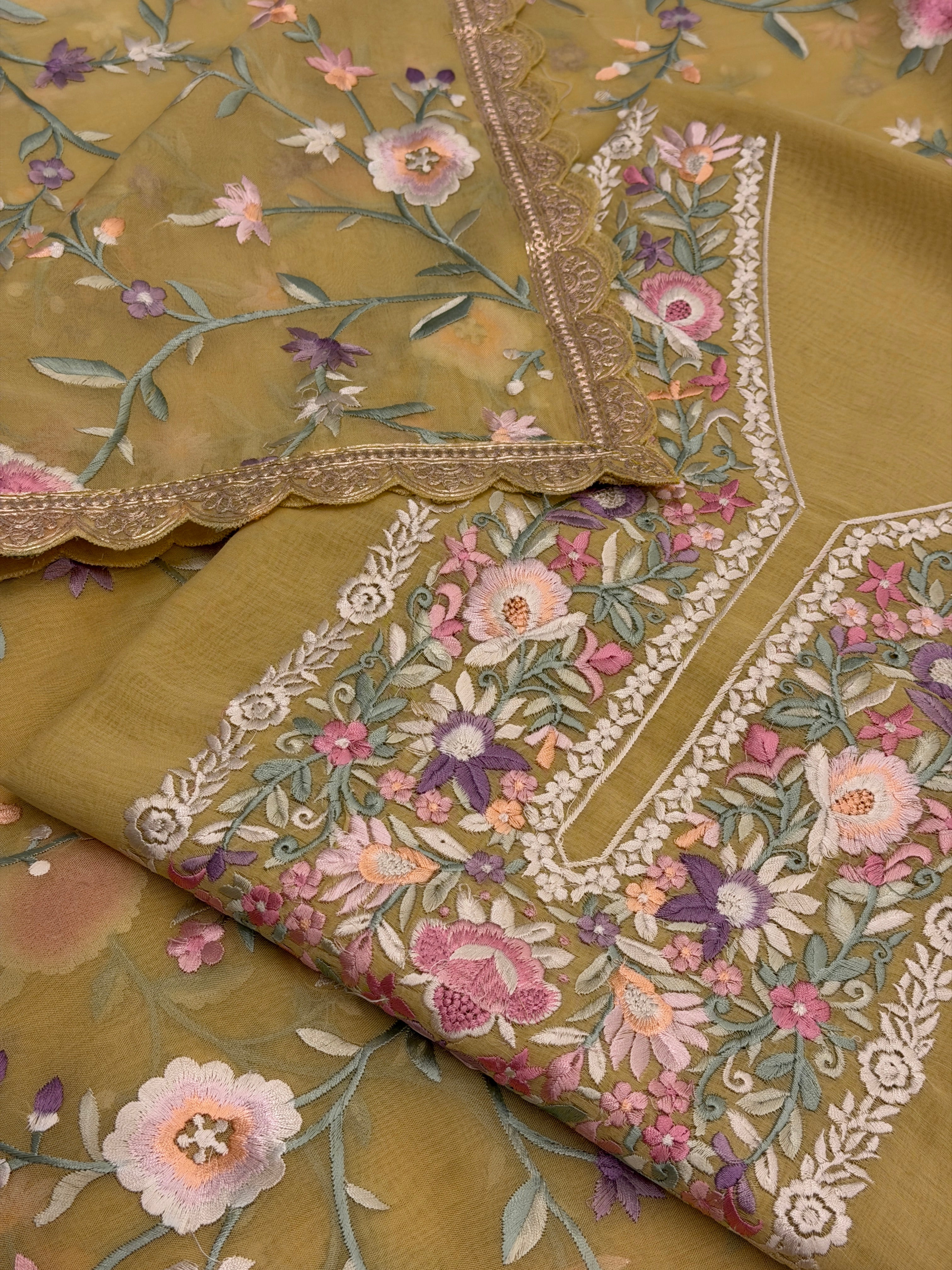 Noor-e-Gulnaar Luxury Formal Set