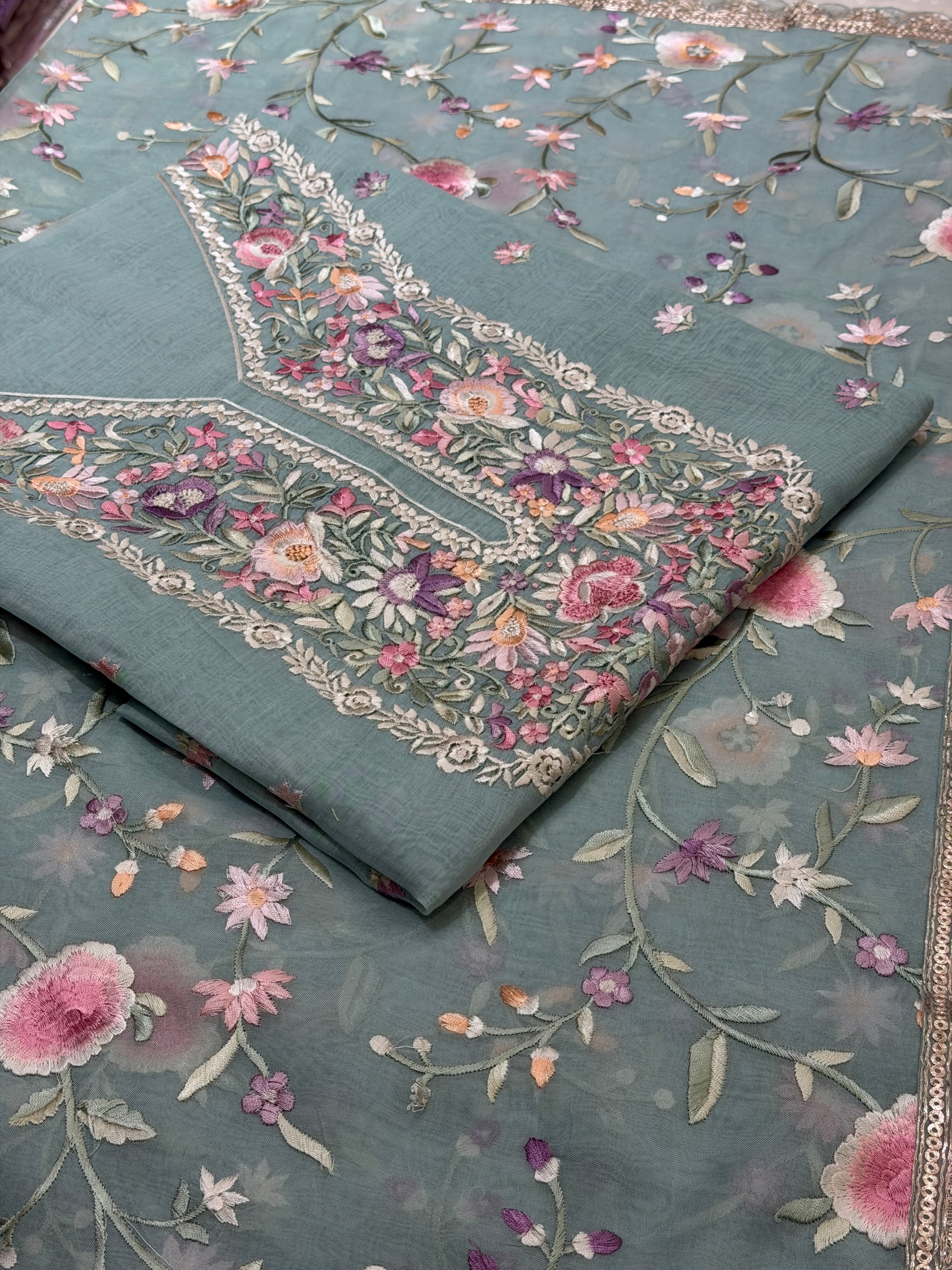 Noor-e-Gulnaar Luxury Formal Set