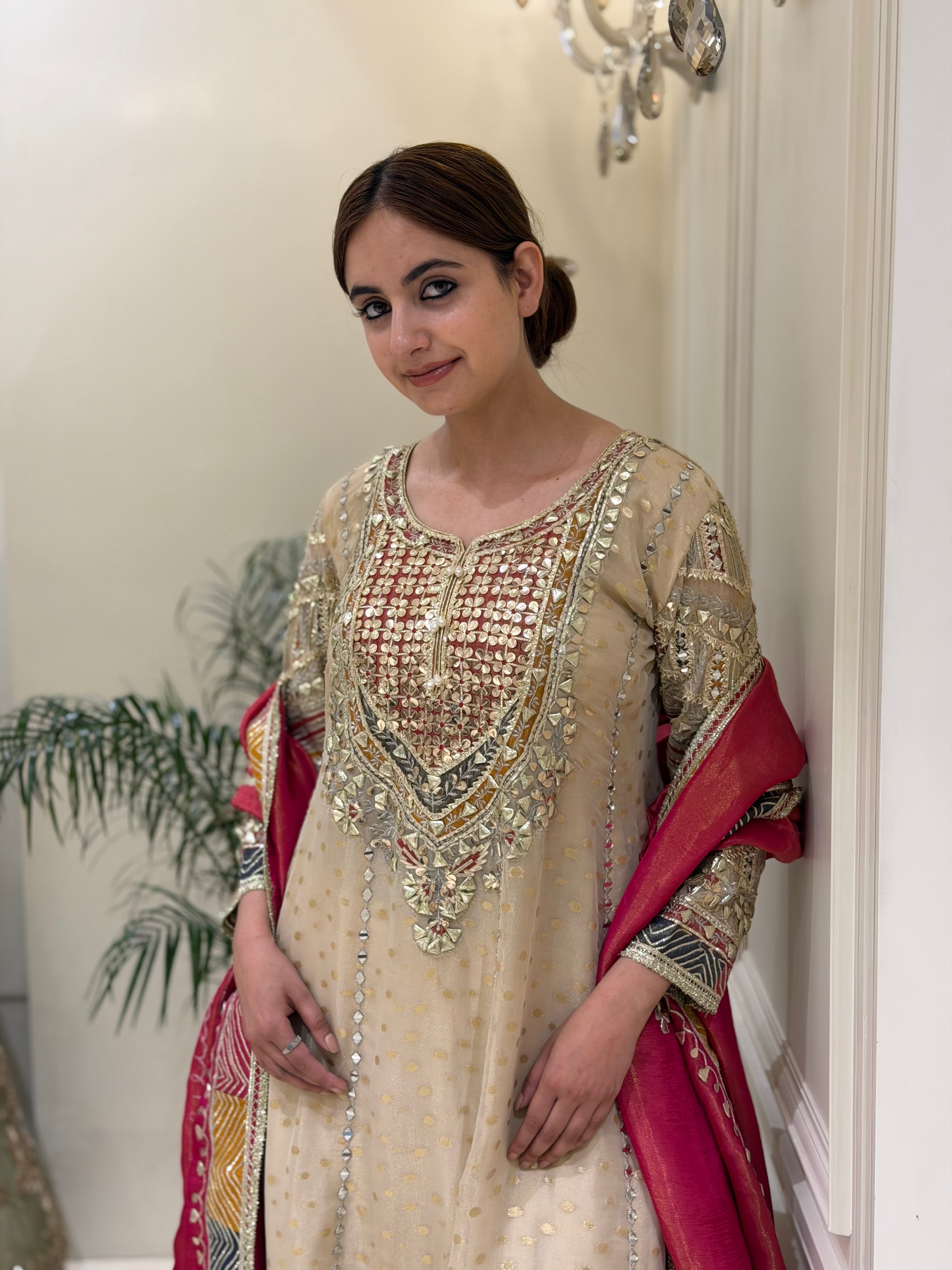 Noor-e-Farshi Dastaan