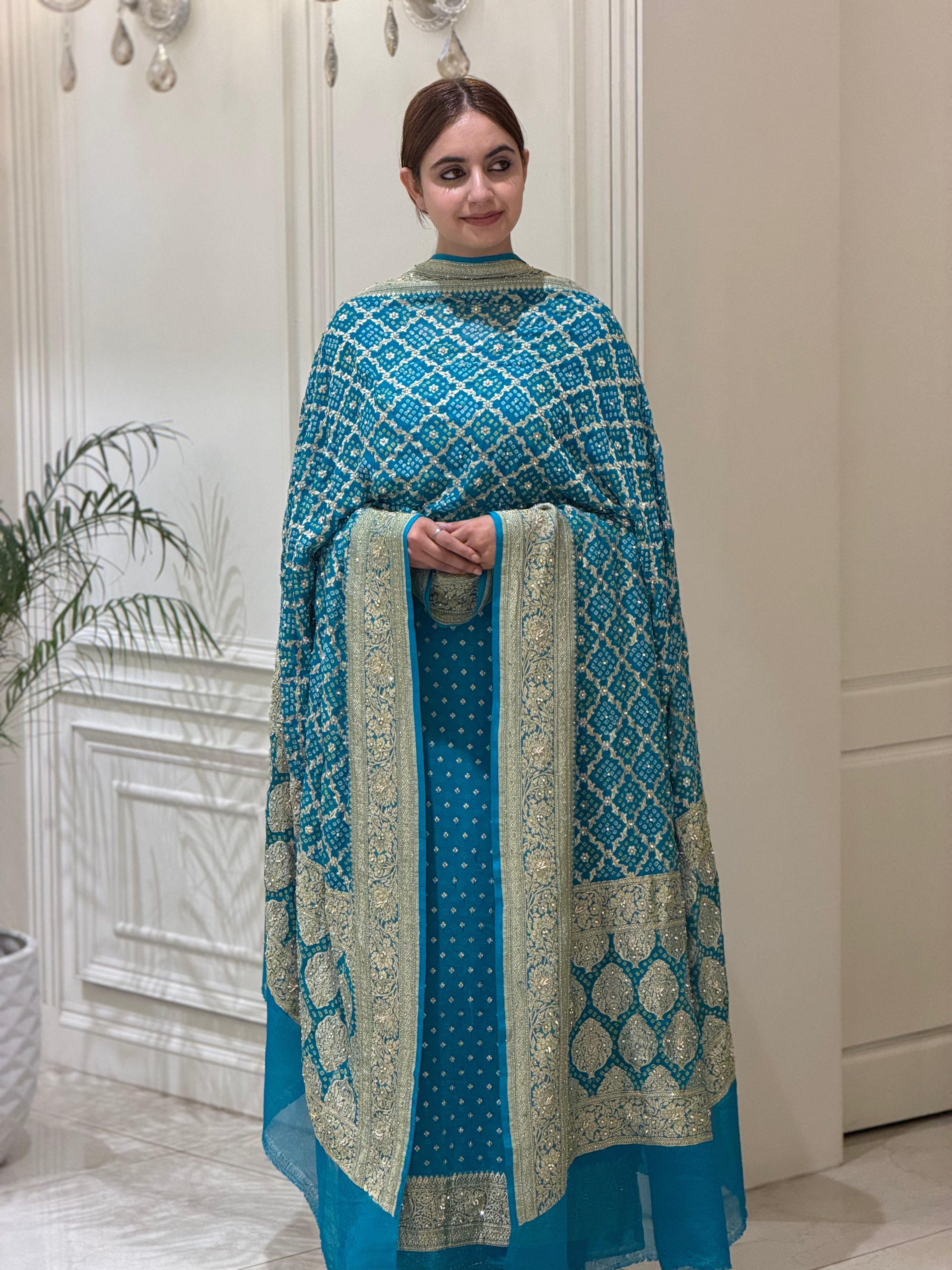Noor-e-Banaras Dastkaar Suit Set