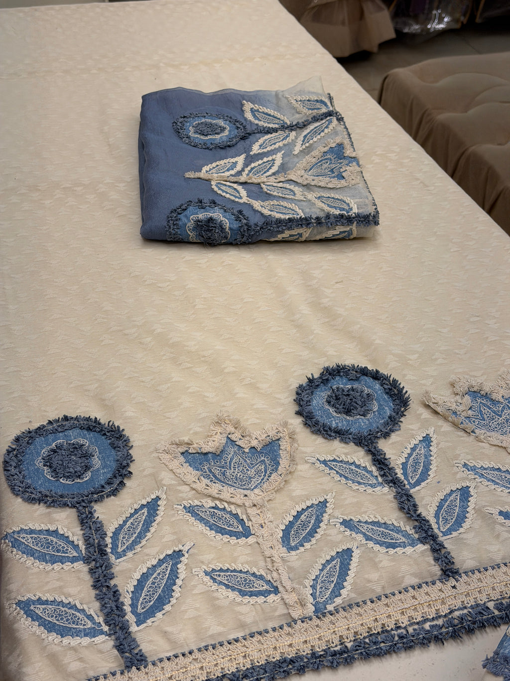 Noor-e-Gulbano Appliqué Suit Set