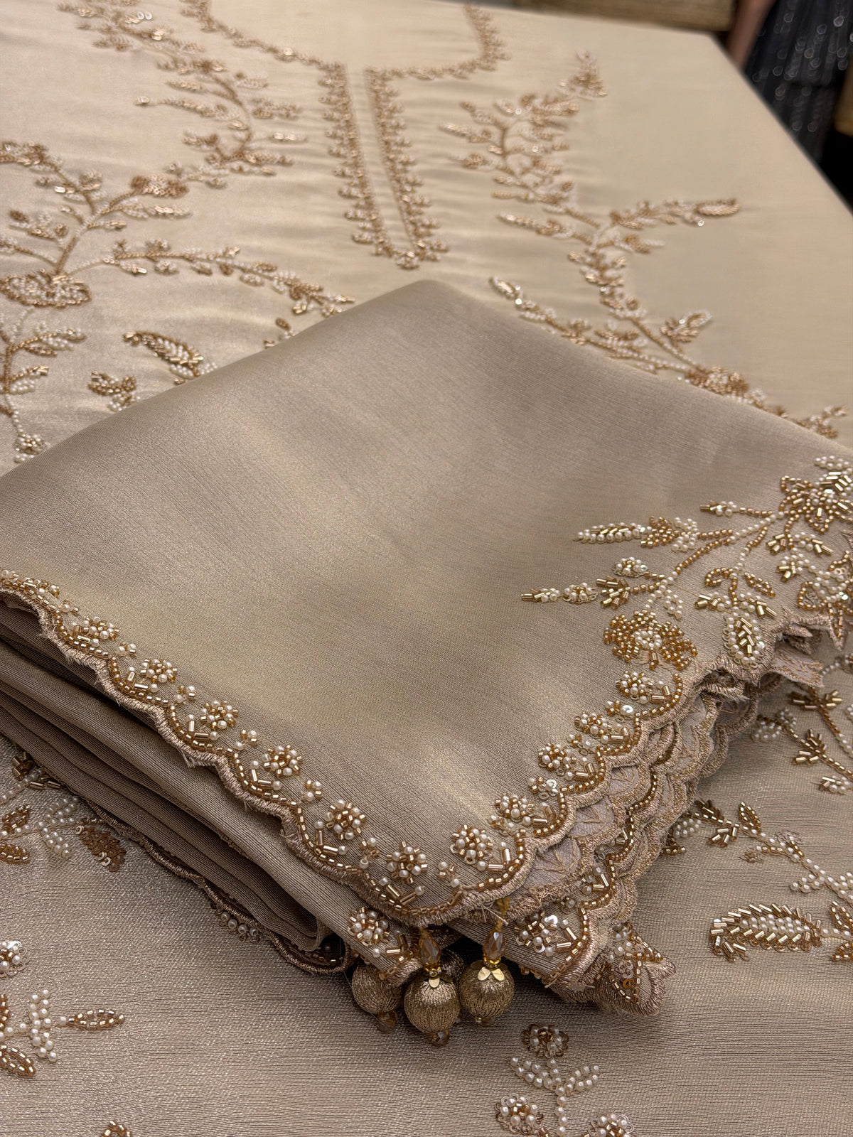 NOOR LUXURY TISSUE SUIT