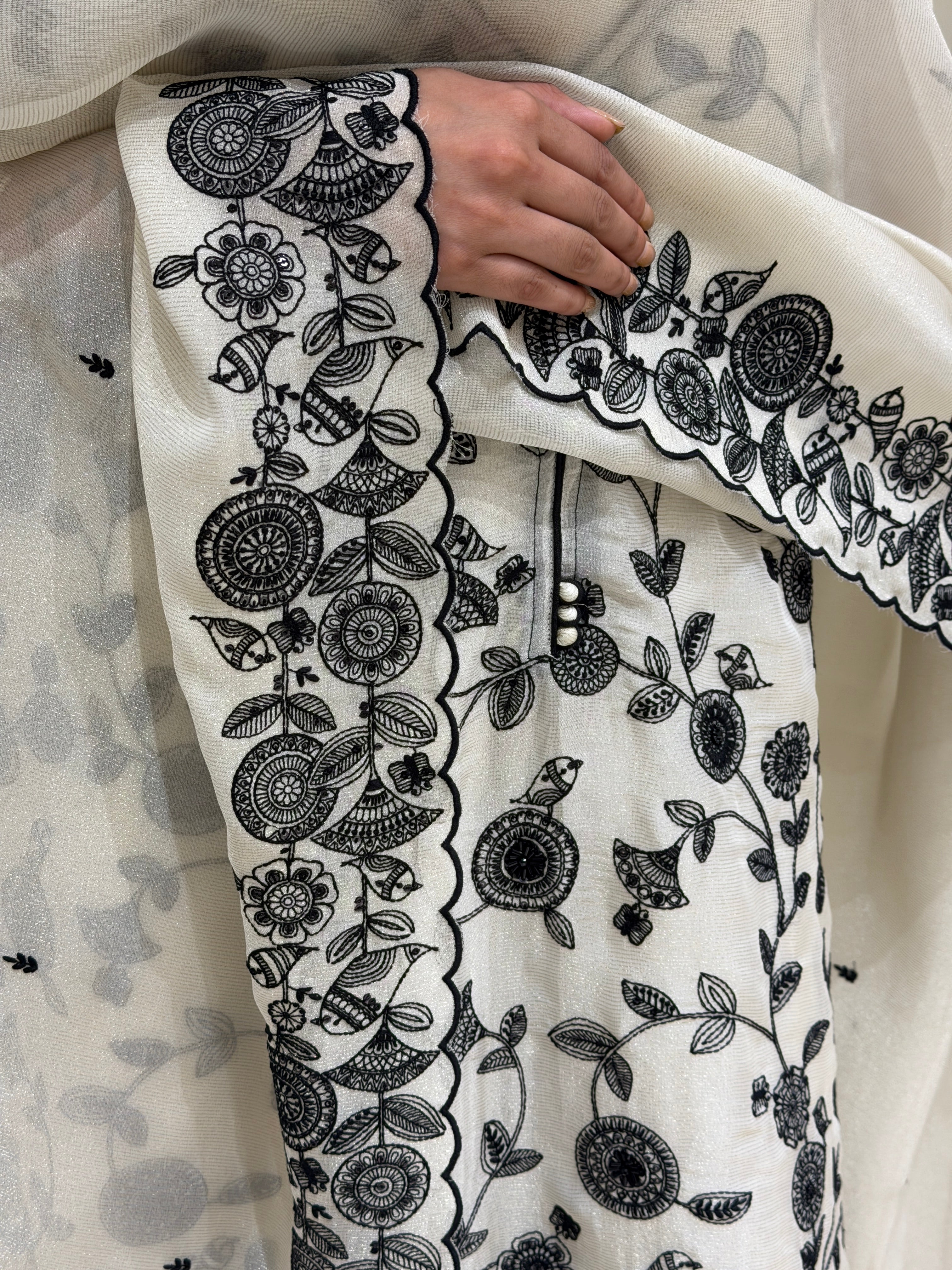 Noor-e-Meherbaan Suit Set