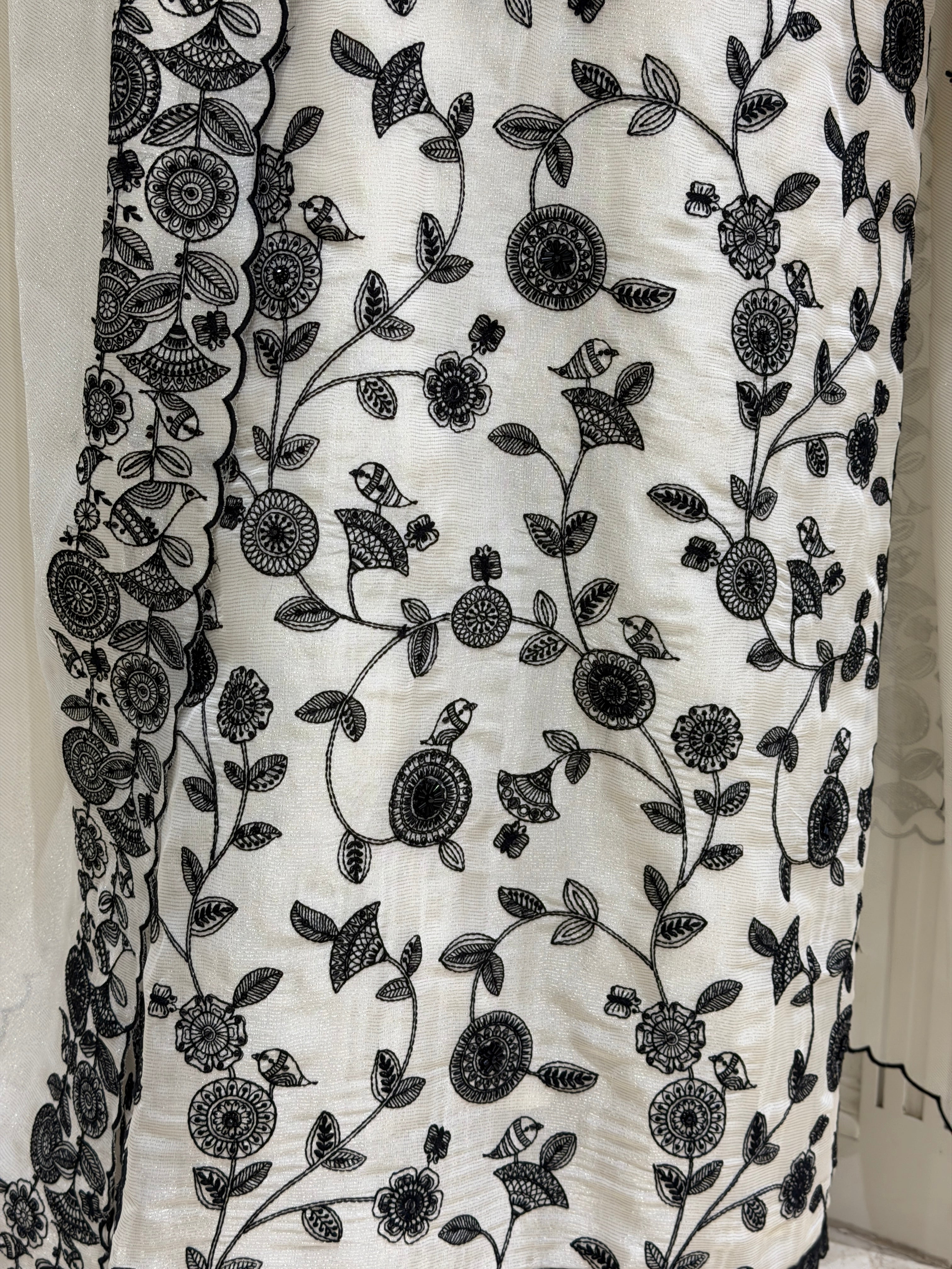 Noor-e-Meherbaan Suit Set