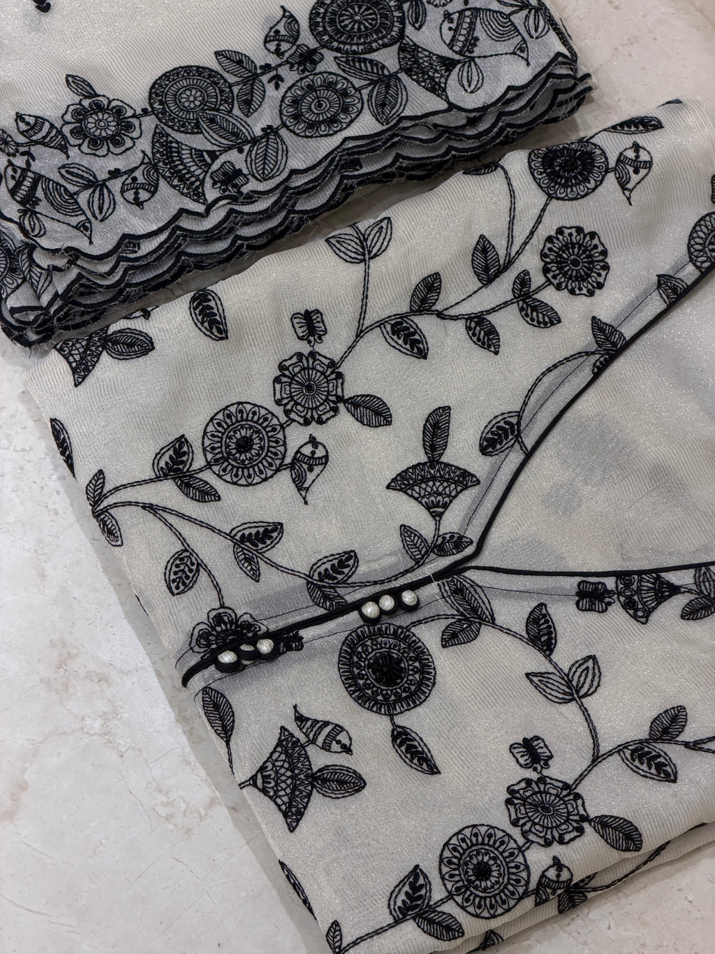 Noor-e-Meherbaan Suit Set