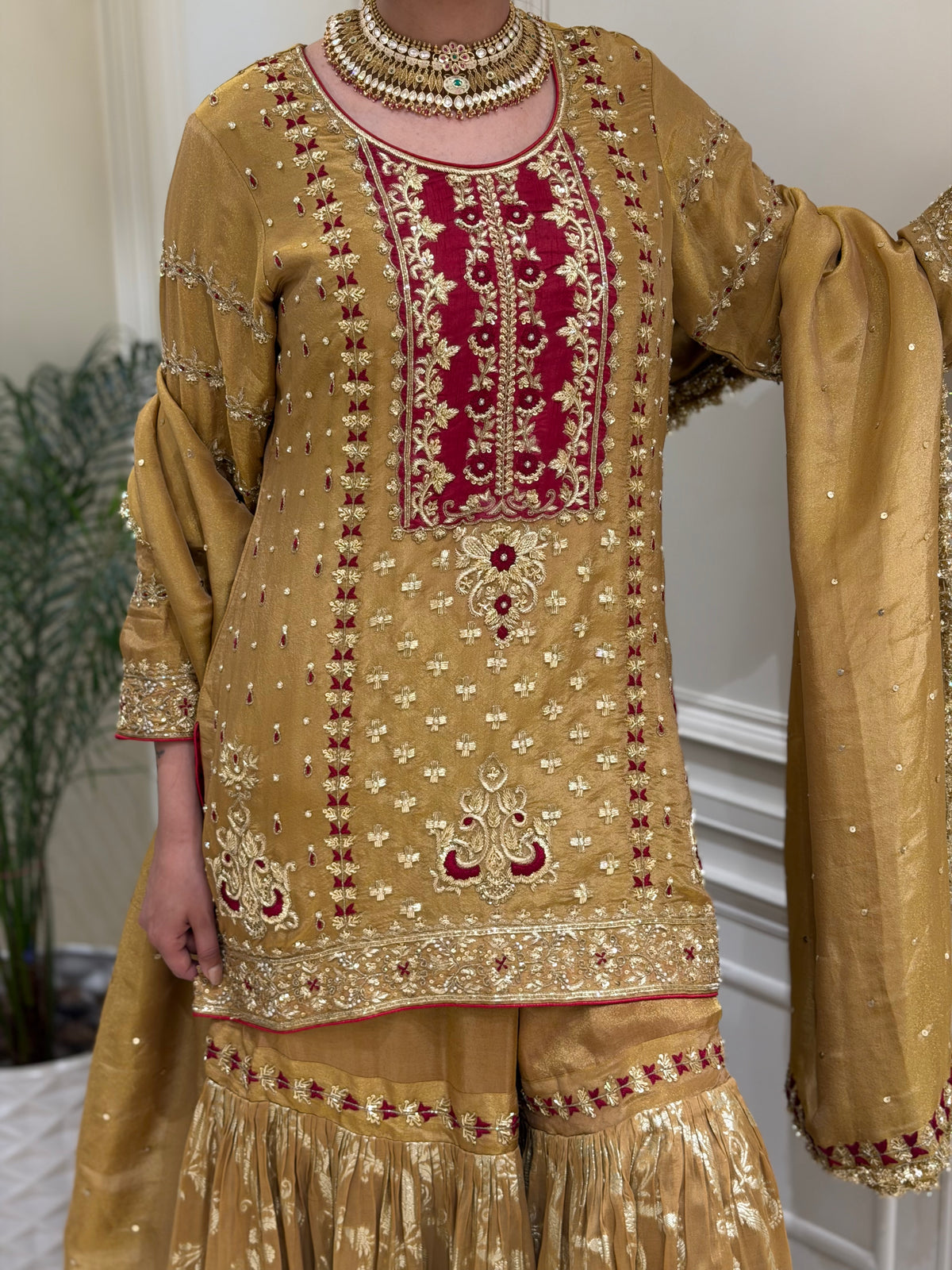 Luxury Segment Farshi Gharara