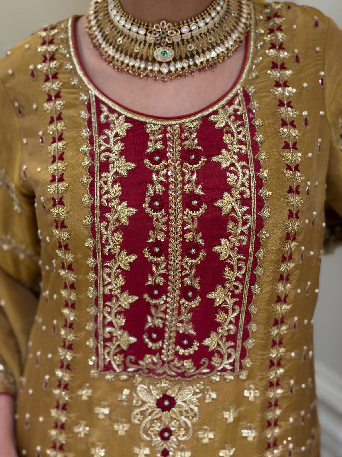 Luxury Segment Farshi Gharara