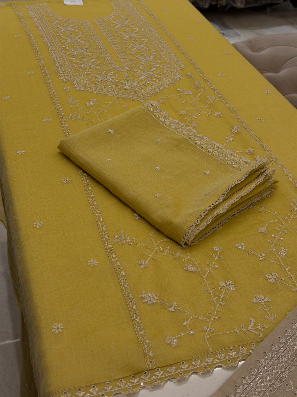 Noor-e-Gulnaar Chikankari Suit Set