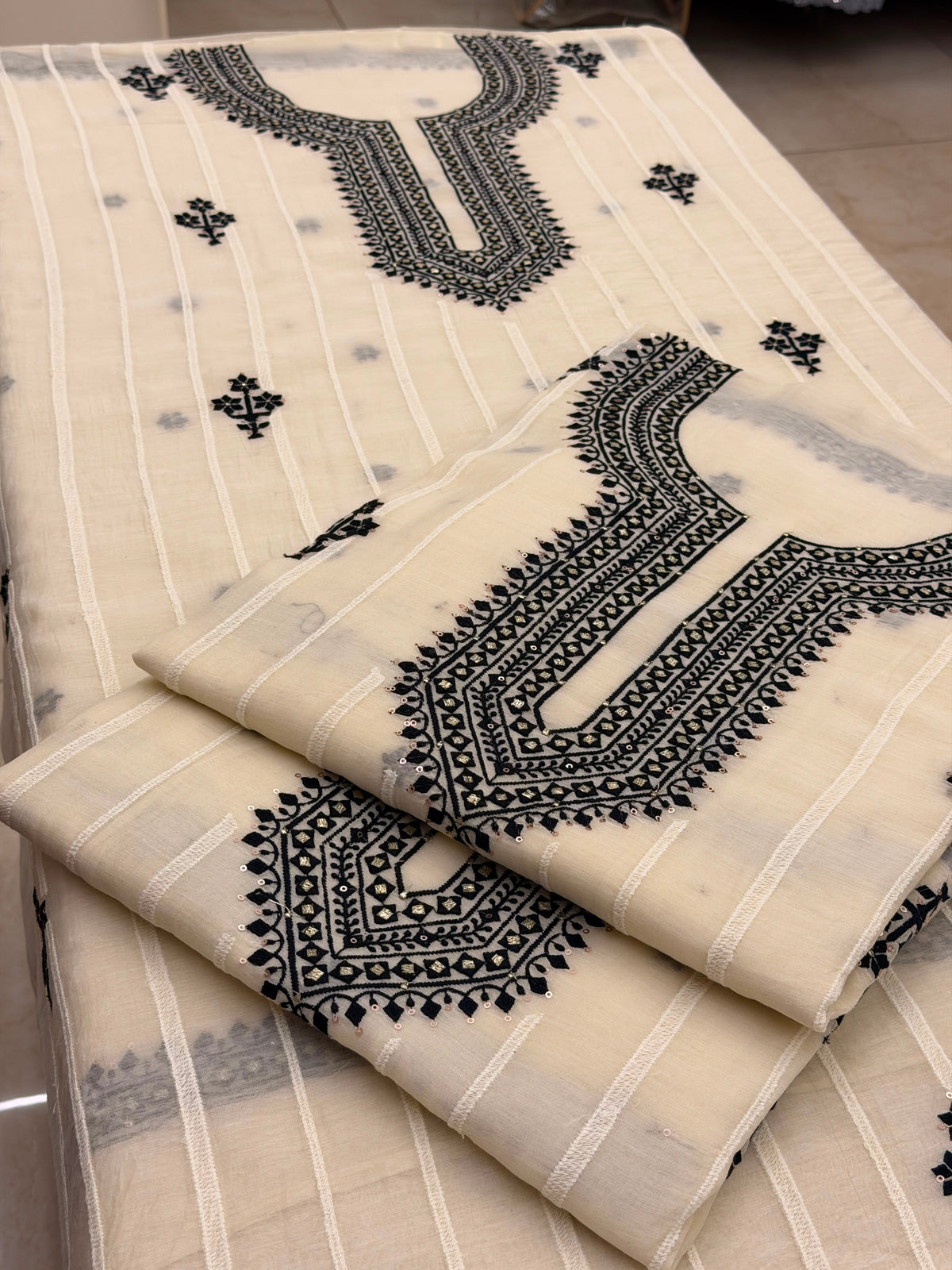 Noor-e-Mull Chikankari