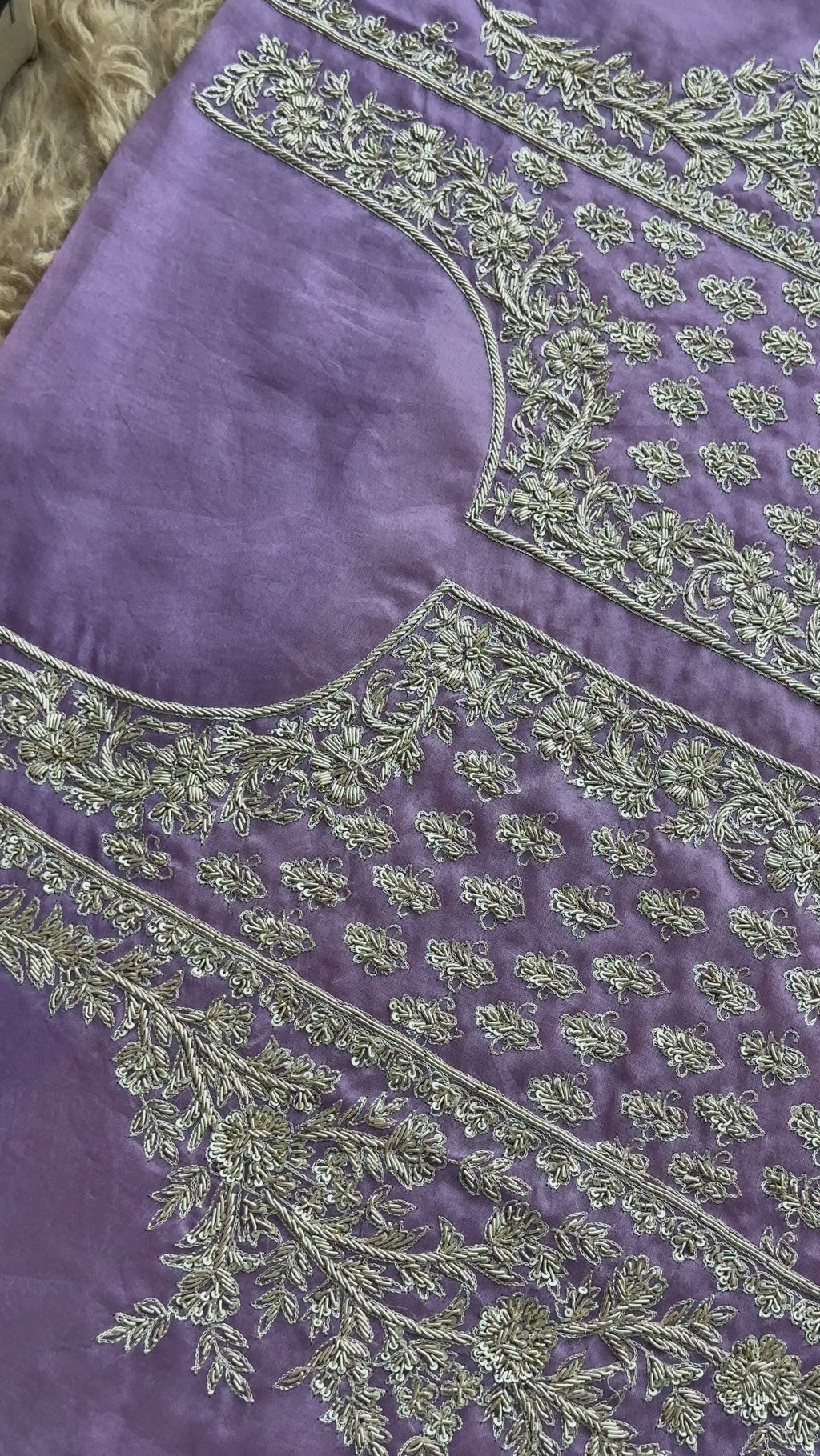 Noor-e-Lilac Dabka